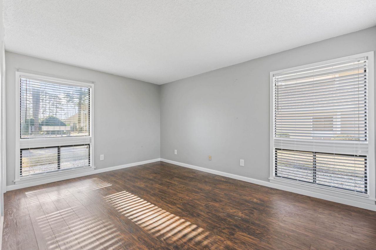 1025 Plantation Dr. W Photo 22