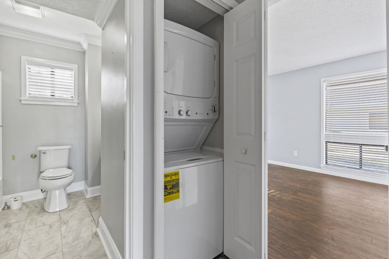 1025 Plantation Dr. W Photo 24