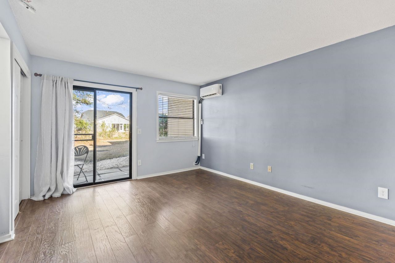 1025 Plantation Dr. W Photo 26