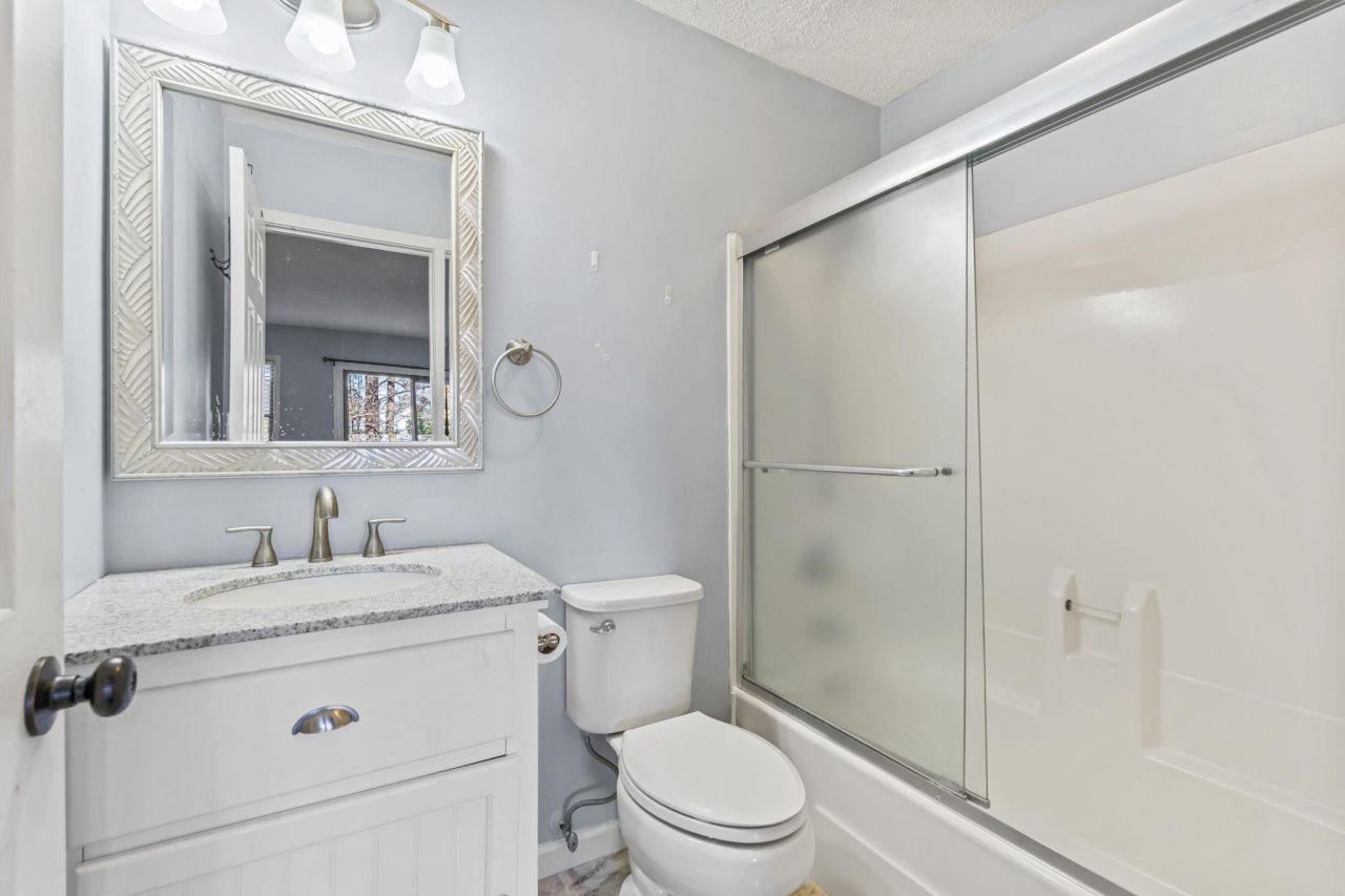 1025 Plantation Dr. W Photo 28