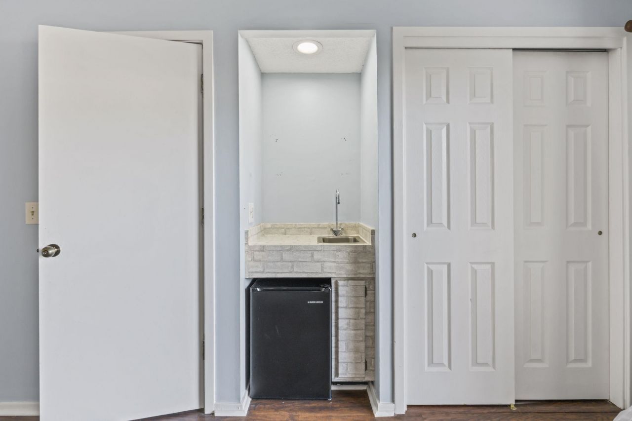 1025 Plantation Dr. W Photo 29