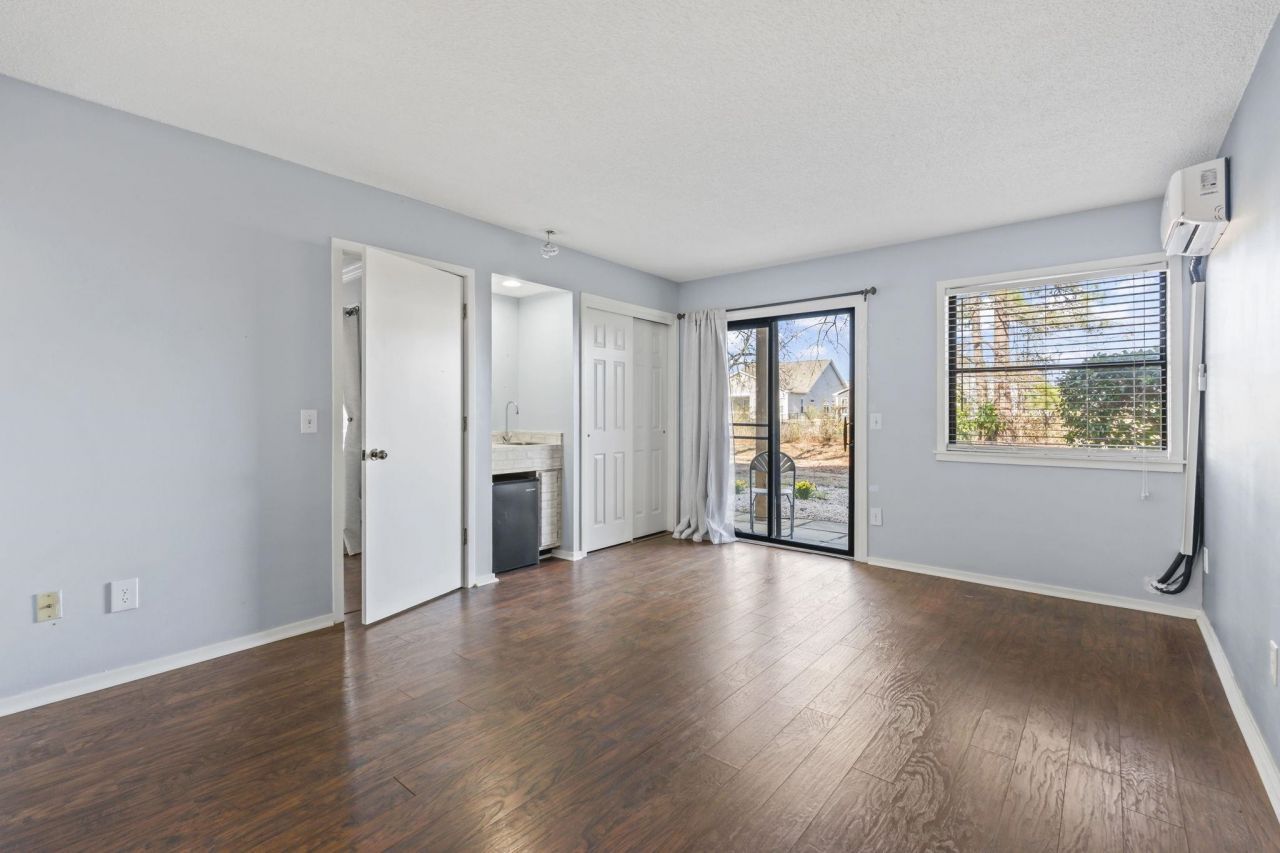 1025 Plantation Dr. W Photo 30