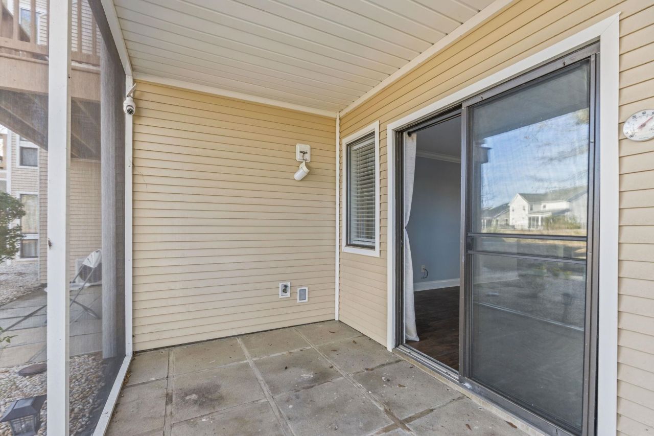 1025 Plantation Dr. W Photo 32