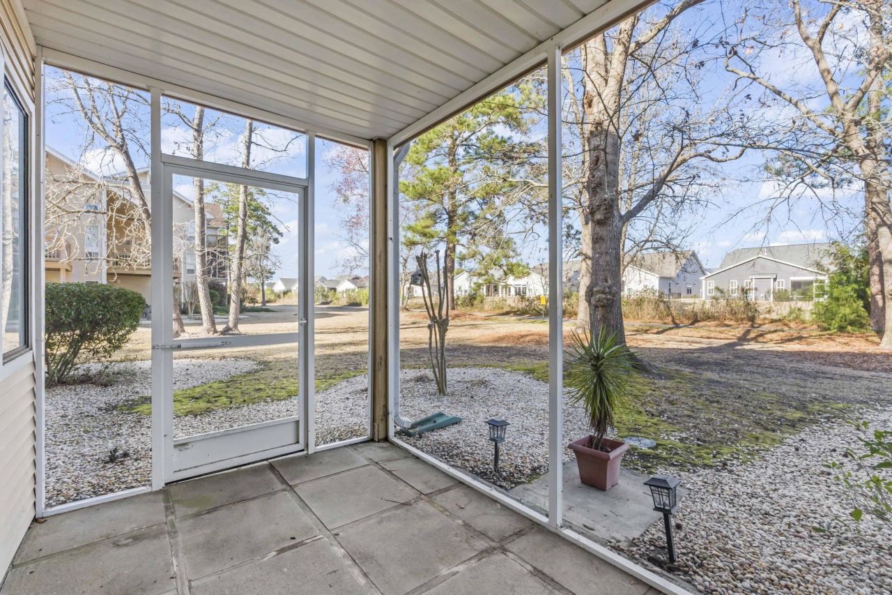 1025 Plantation Dr. W Photo 33