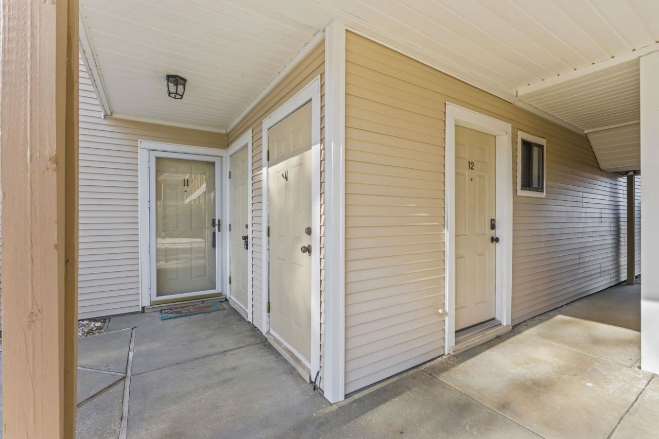 1025 Plantation Dr. W Photo 5