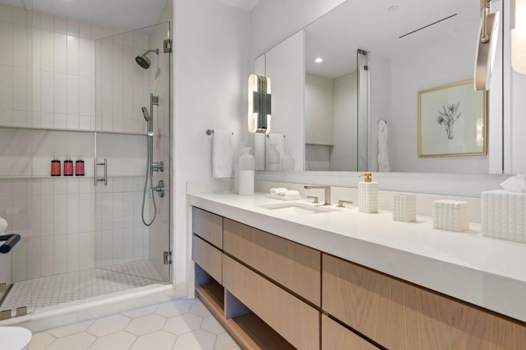 10160 Autumn Mist Lane, Unit 402, Orlando, FL 32836 Photo