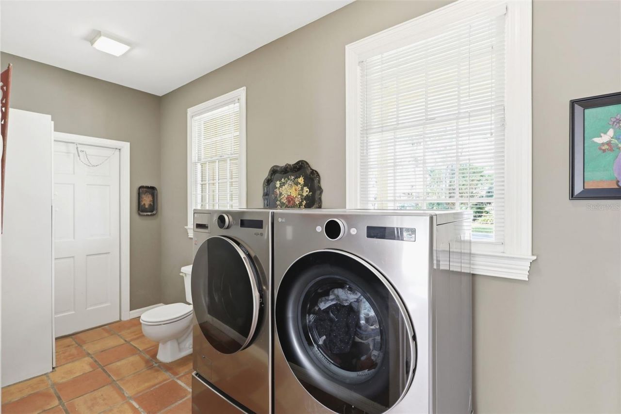 911 Pine Tree Terrace, Deland, FL 32724 Photo