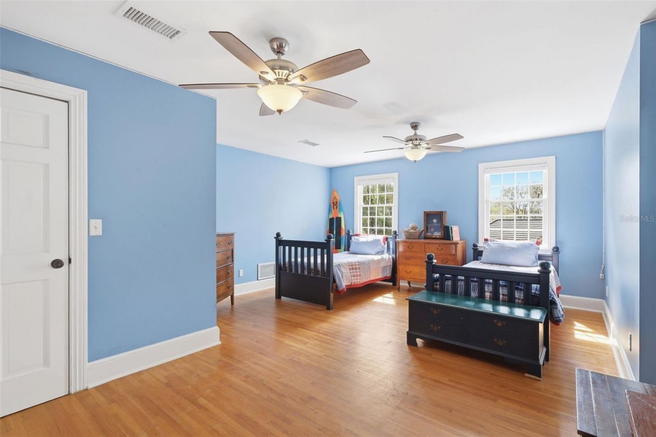 911 Pine Tree Terrace, Deland, FL 32724 Photo