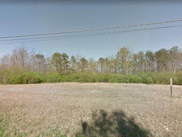 S Main St, Crossville, TN 38555