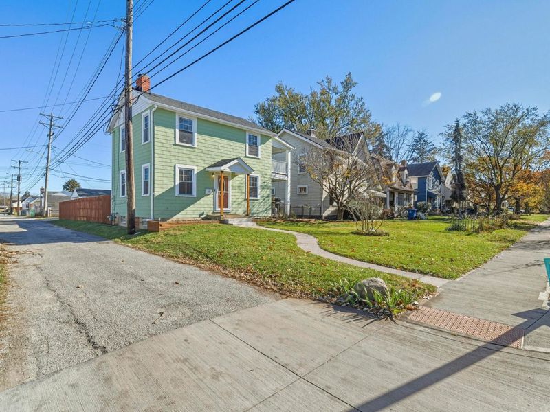 570 Wiltshire Road, Columbus, OH 43204 Photo 2