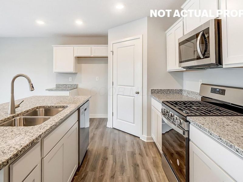 1235 Stratford Way , London, OH 43140 Photo 10