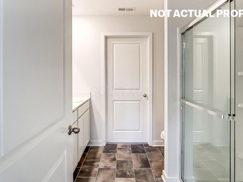 1235 Stratford Way , London, OH 43140 Photo 17