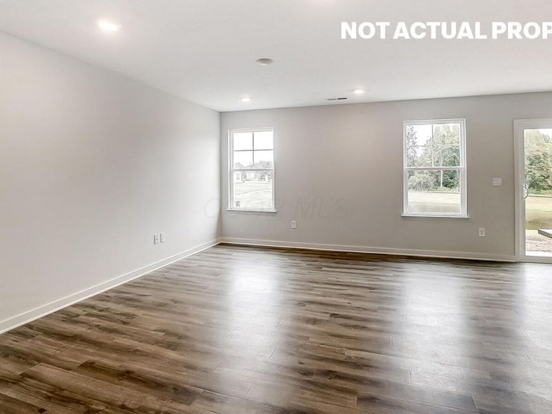 1235 Stratford Way , London, OH 43140 Photo 7