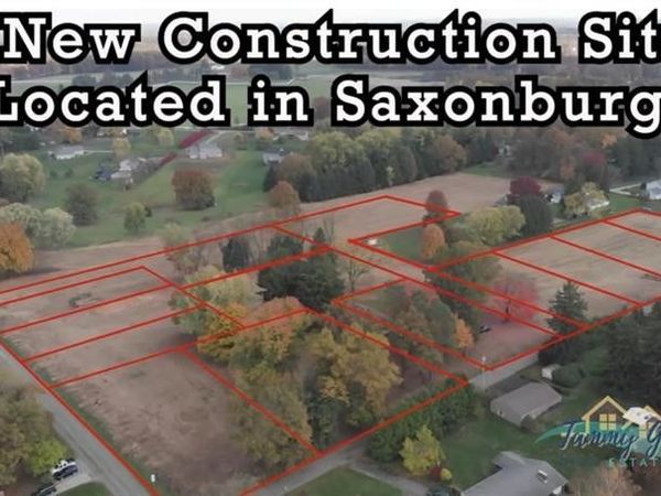 172 Constitution Ave, Saxonburg, PA 16023
