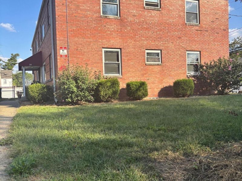 34 N Hampton Road , Columbus, OH 43213 Photo 1