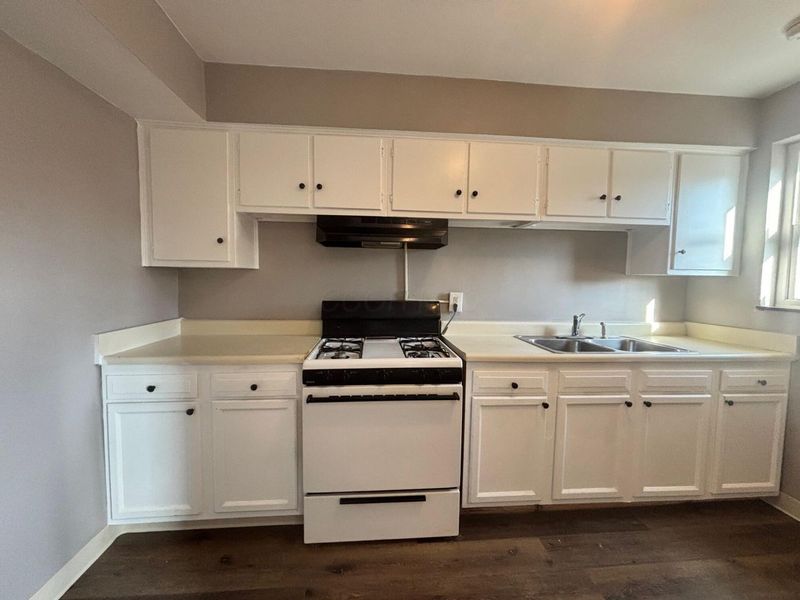 34 N Hampton Road , Columbus, OH 43213 Photo 4