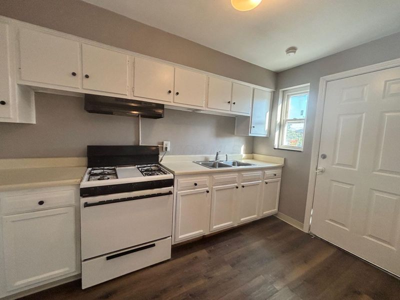 34 N Hampton Road , Columbus, OH 43213 Photo 5