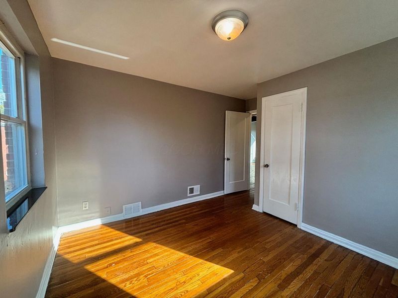 34 N Hampton Road , Columbus, OH 43213 Photo 9