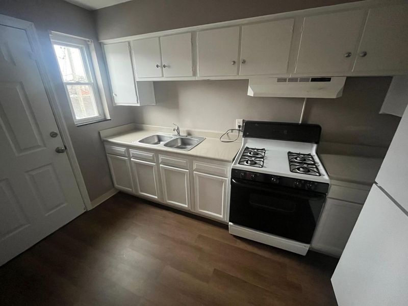 39 N Hampton Road, Columbus, OH 43213 Photo 5