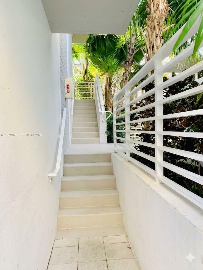 619 Meridian Ave, Unit 4, Miami Beach, FL 33139 Photo
