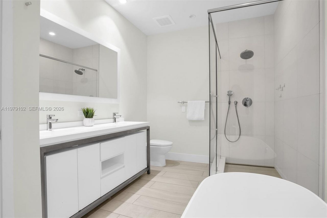 2000 Metropica Way , Unit PH02, Sunrise, FL 33323 Photo