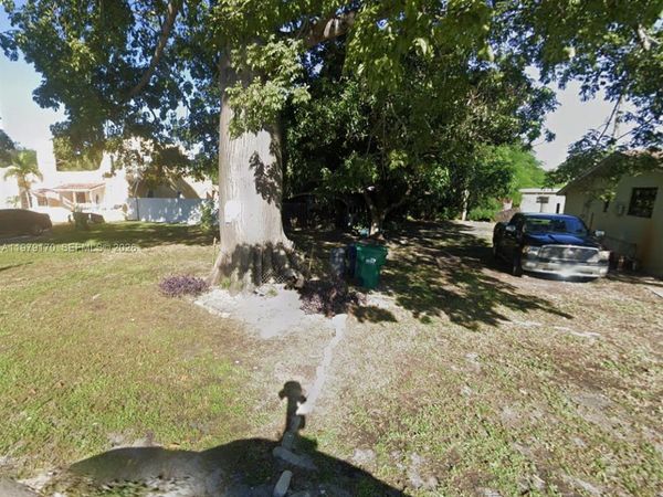 613 Sharrar Ave, Opa-Locka, FL 33054