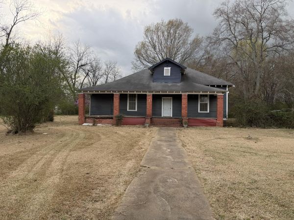 127 Cyprus St, Brooksville, MS 39739