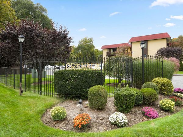 18 Granada Crescent, Unit 14, White Plains, NY 10603