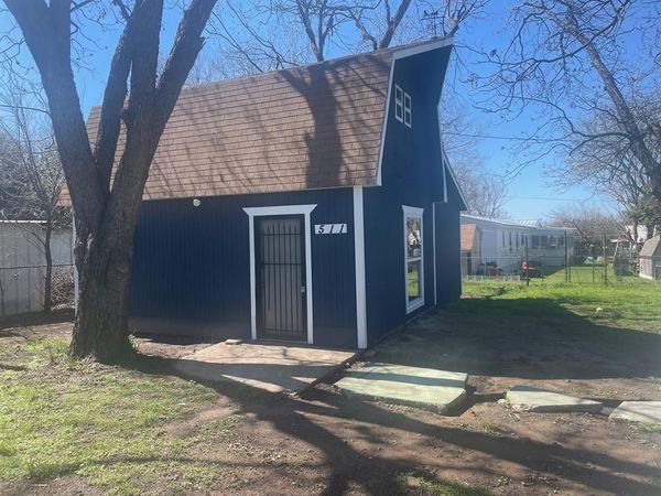 511 Denver Street , Alvord, TX 76225