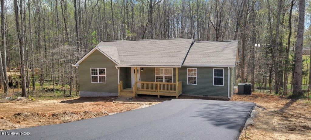 478 Hickory Lane, Sparta, TN 38583 Main Photo