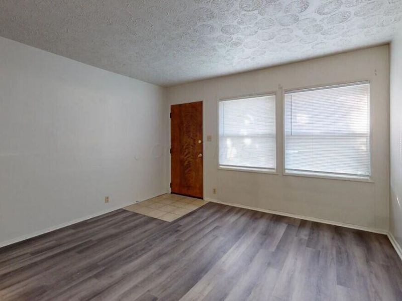 2102-2104 Avalon Place , Columbus, OH 43219 Photo 3