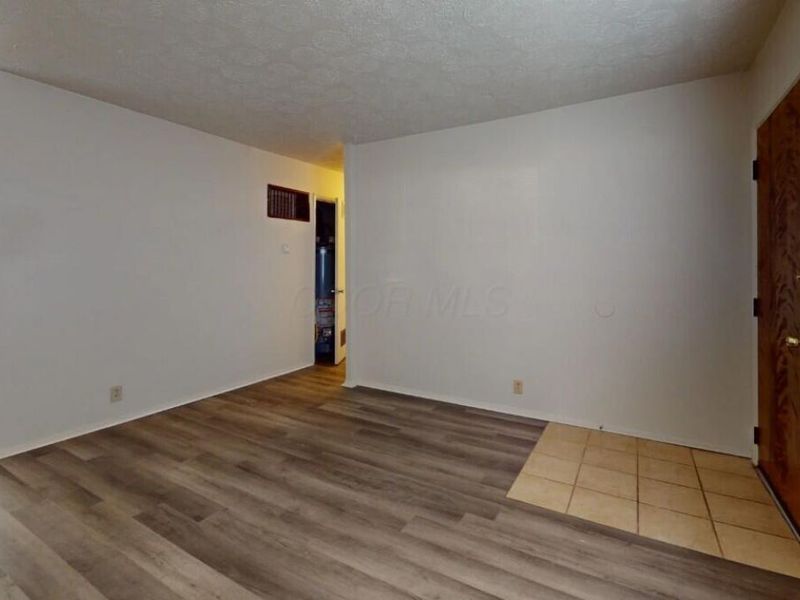 2102-2104 Avalon Place , Columbus, OH 43219 Photo 4