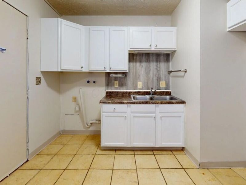 2102-2104 Avalon Place , Columbus, OH 43219 Photo 8