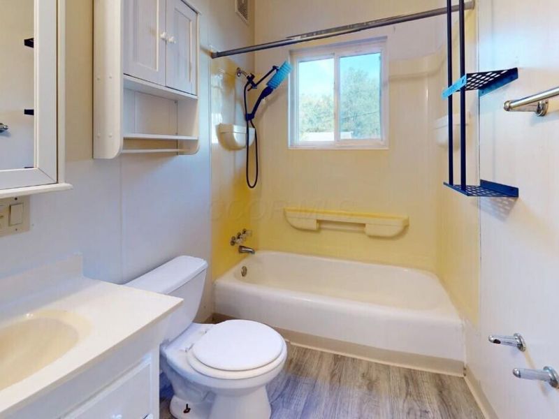 2102-2104 Avalon Place , Columbus, OH 43219 Photo 9