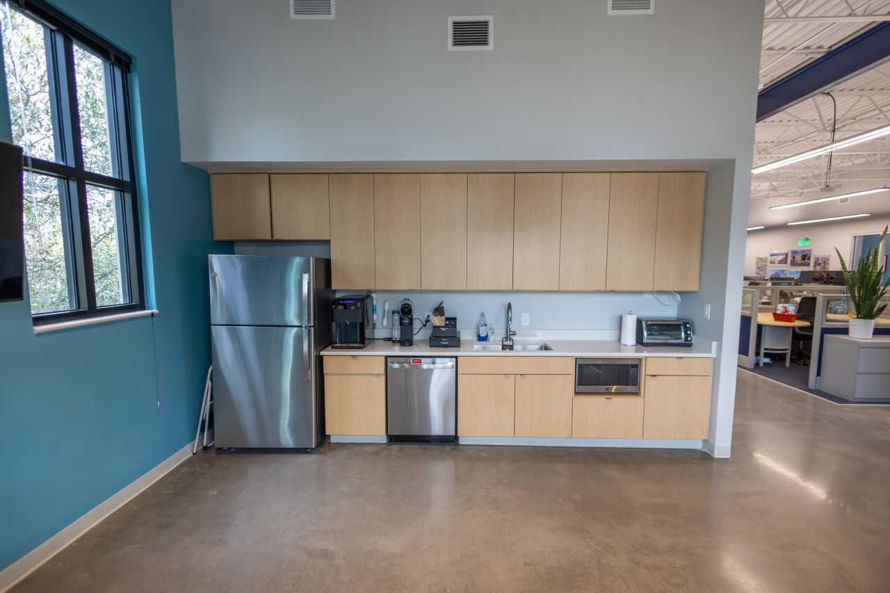 4289 Spruill Avenue Photo 10