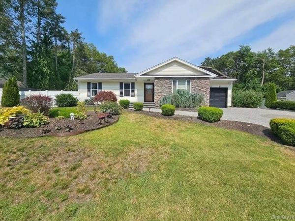 143 N Summit Avenue , Patchogue, NY 11772