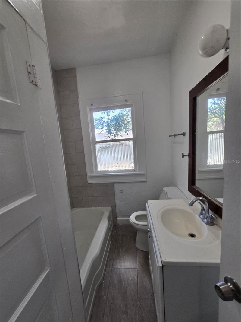 2001 11th Street S, Saint Petersburg, FL 33705 Photo