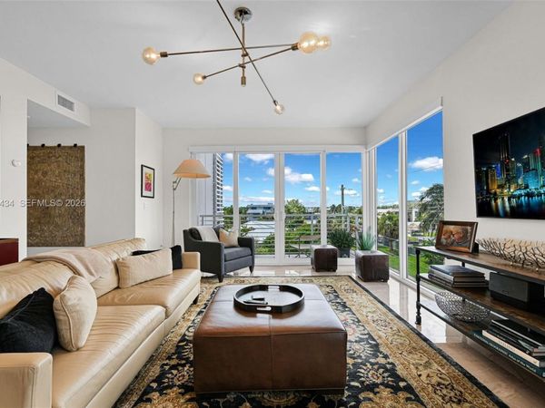 1900 SE 2nd St, Unit 301, Deerfield Beach, FL 33441