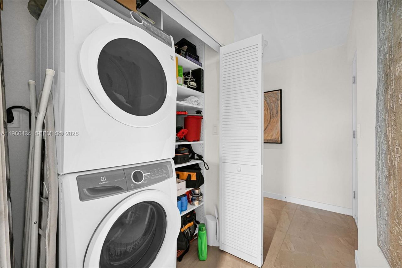 1900 SE 2nd St, Unit 301, Deerfield Beach, FL 33441 Photo