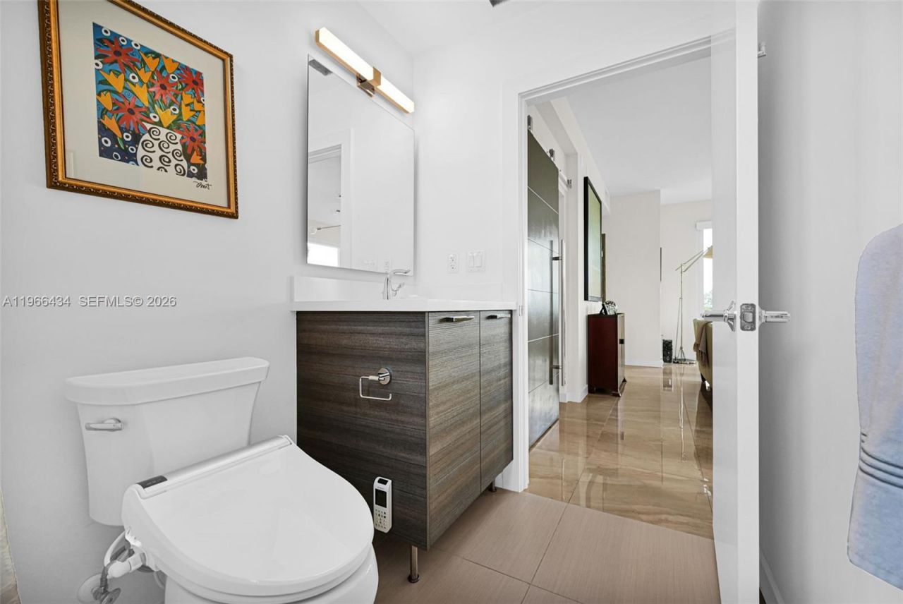 1900 SE 2nd St, Unit 301, Deerfield Beach, FL 33441 Photo