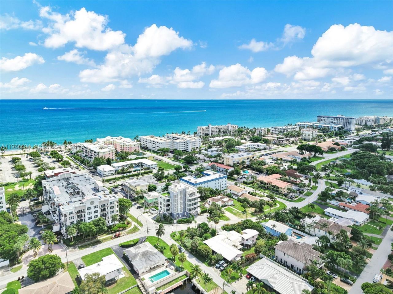 1900 SE 2nd St, Unit 301, Deerfield Beach, FL 33441 Photo