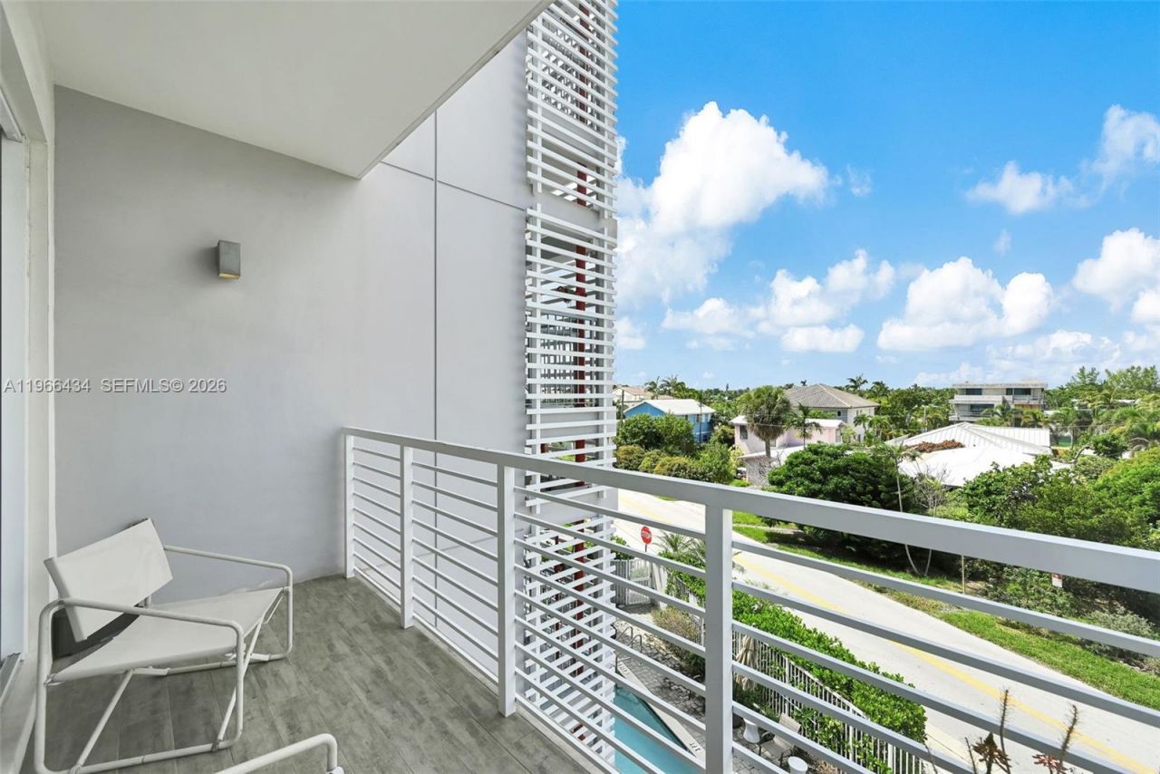 1900 SE 2nd St, Unit 301, Deerfield Beach, FL 33441 Photo