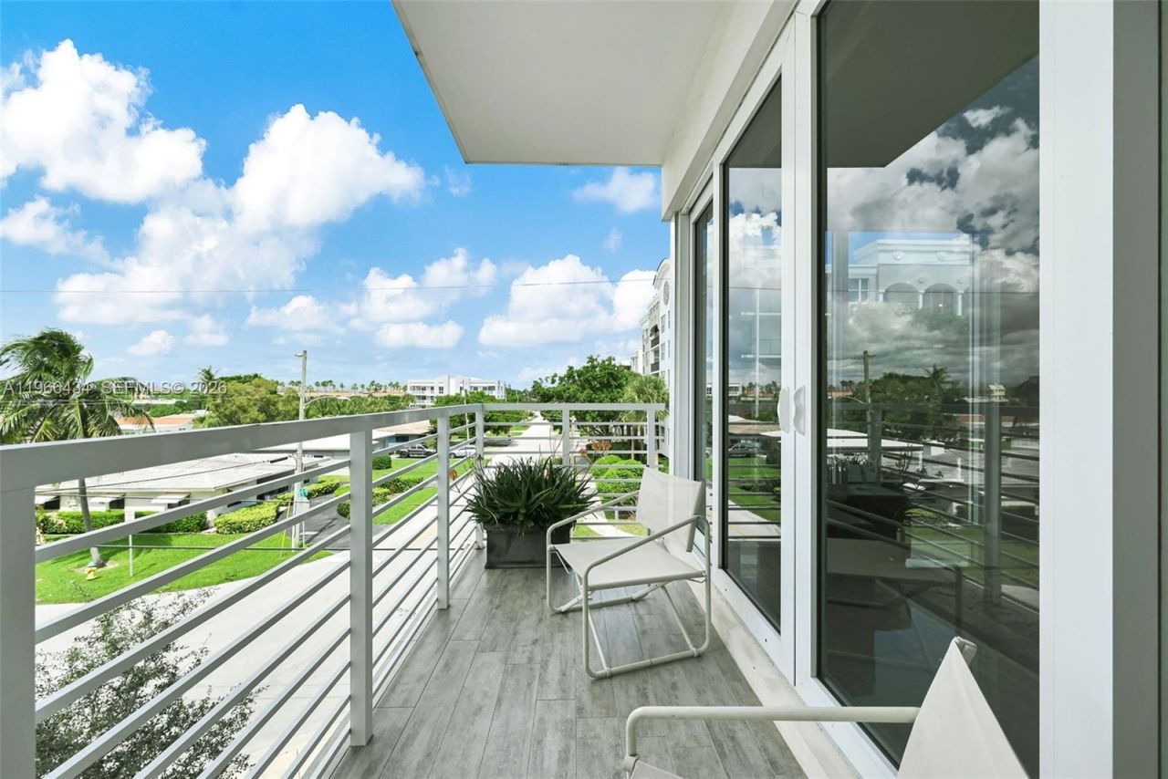 1900 SE 2nd St, Unit 301, Deerfield Beach, FL 33441 Photo