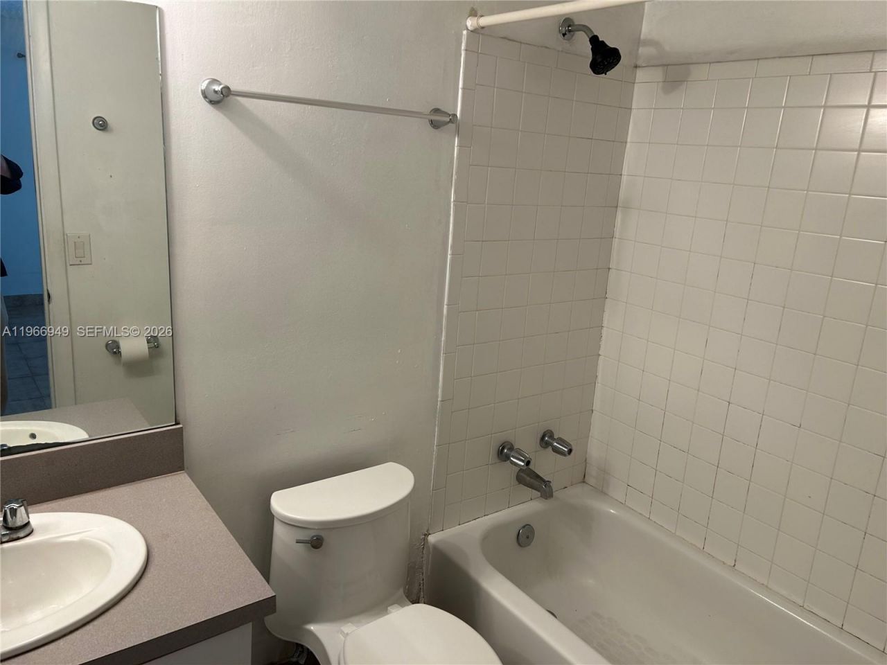 1111 SW 4th St, Fort Lauderdale, FL 33312 Photo