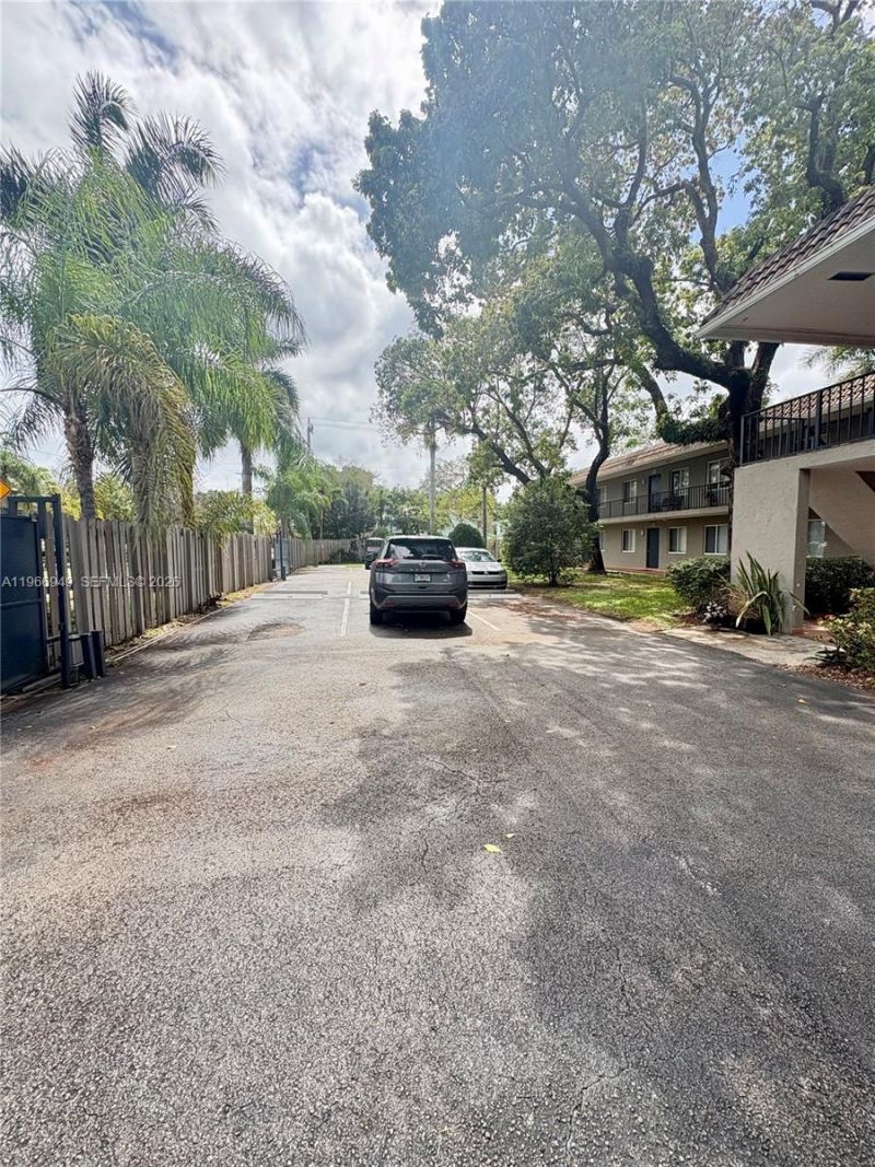 1111 SW 4th St, Fort Lauderdale, FL 33312 Photo