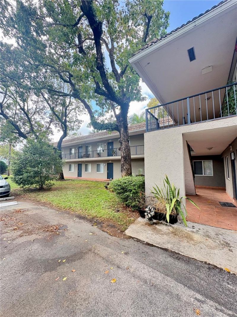 1111 SW 4th St, Fort Lauderdale, FL 33312 Photo