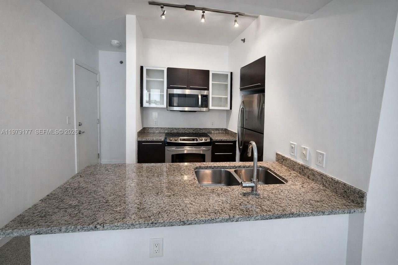 950 Brickell Bay Dr, Unit 301, Miami, FL 33131 Photo