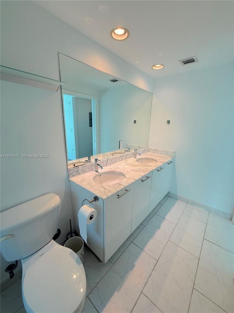950 Brickell Bay Dr, Unit 301, Miami, FL 33131 Photo