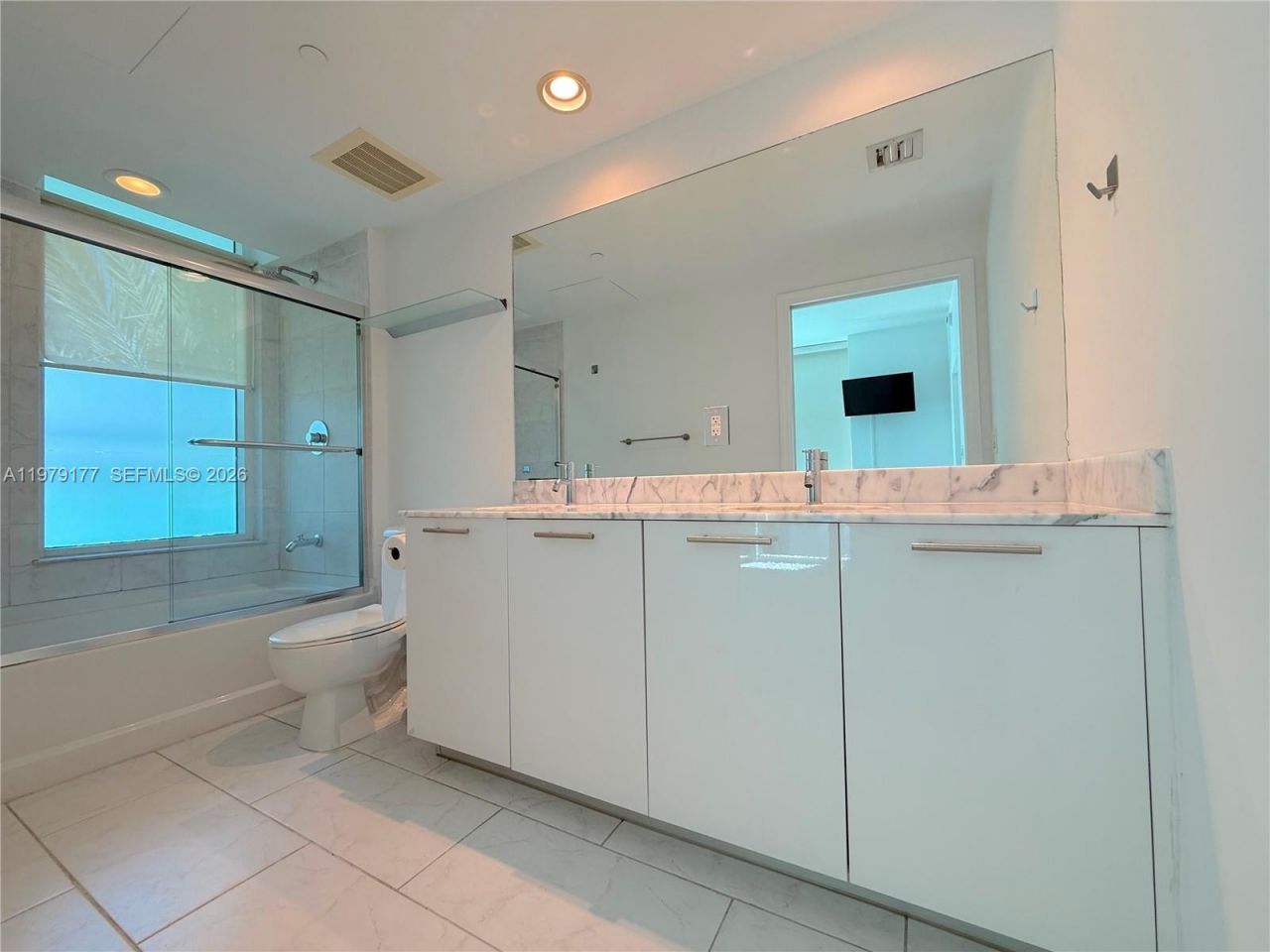 950 Brickell Bay Dr, Unit 301, Miami, FL 33131 Photo