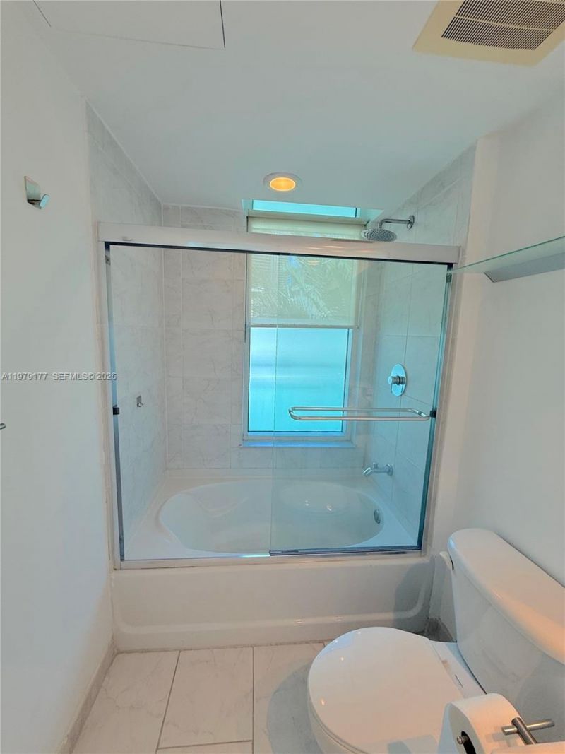 950 Brickell Bay Dr, Unit 301, Miami, FL 33131 Photo